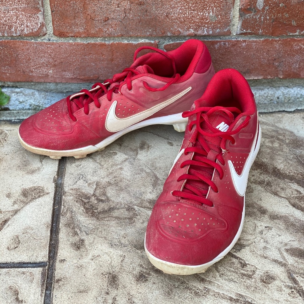 Nike softball cleats